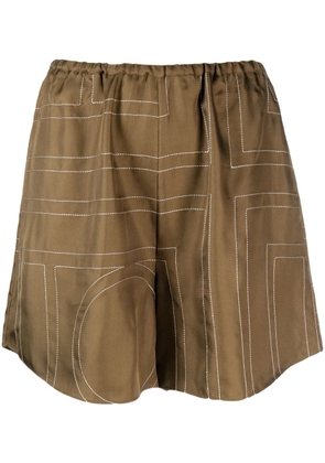 TOTEME monogram-embroidered silk shorts - Green