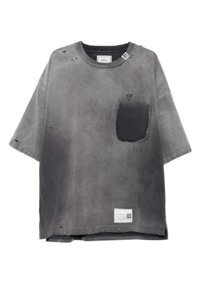 Maison MIHARA YASUHIRO faded-effect pocket T-shirt - Grey