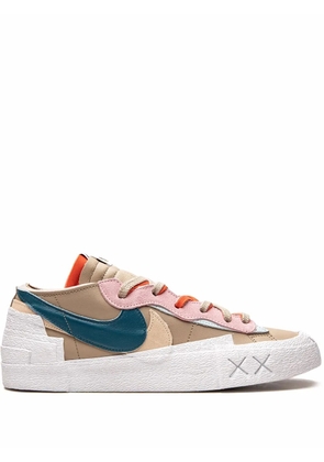 Nike x sacai x Kaws Blazer Low 'Reed' sneakers - Neutrals