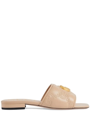 Gucci GG matelassé slide sandals - Neutrals