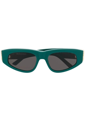 Balenciaga Eyewear logo-plaque cat-eye sunglasses - Green
