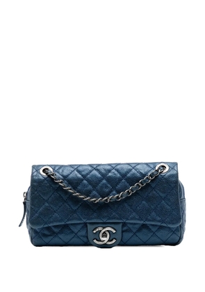 CHANEL Pre-Owned 2012 Medium Quilted Iridescent Caviar Easy Flap shoulder bag - Blue
