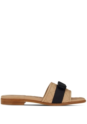 Ferragamo Vara bow quilted slides - Neutrals