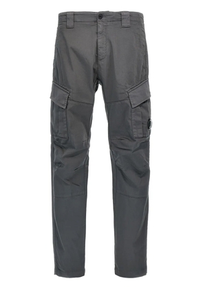 C.P. Company logo-badge cargo trousers - Grey