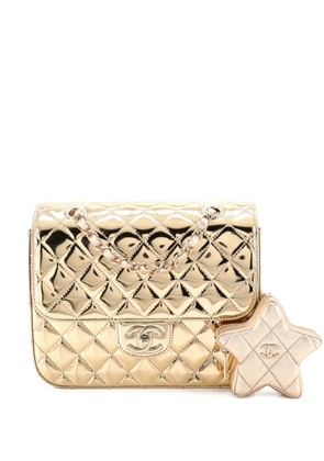 CHANEL Pre-Owned Hollywood Boulevard with Star Coin Purse Quilted Metallic Leather backpack - Gold