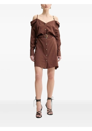 Versace Jeans Couture off-shoulder belted shirt dress - Brown