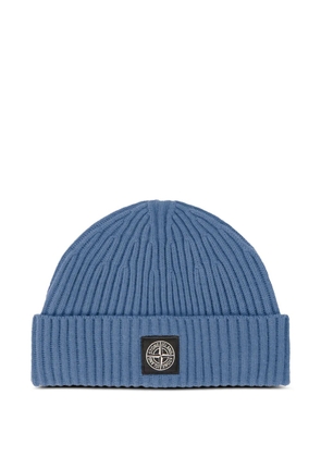 Stone Island ribbed logo-patch beanie hat - Blue