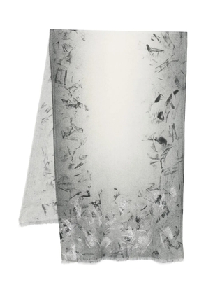 19 Andrea’S 47 abstract-print frayed-edge scarf - Grey