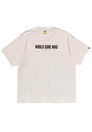 A BATHING APE® logo-print T-shirt - Neutrals
