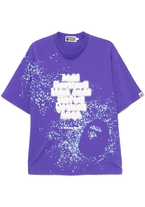 A BATHING APE® spray-print slogan T-shirt - Purple