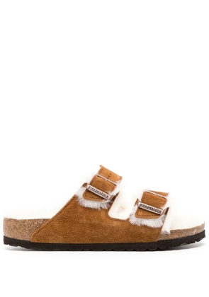 Birkenstock shearling-lined slip-on sandals - Brown