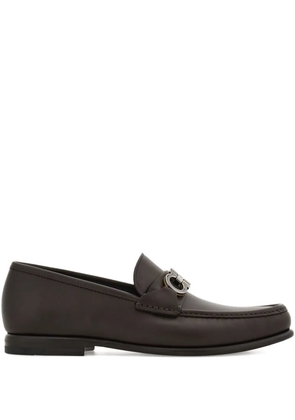 Ferragamo Gancini-buckle loafers - Brown