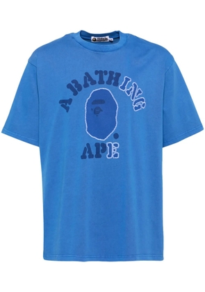 A BATHING APE® garment-dye college T-shirt - Blue
