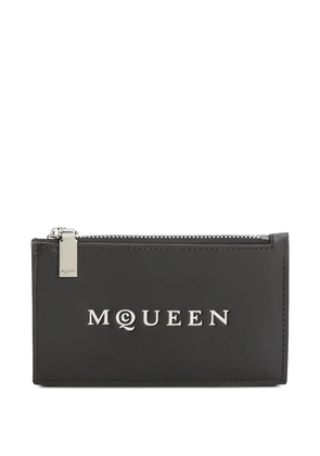 Alexander McQueen debossed-logo zipped cardholder - Black