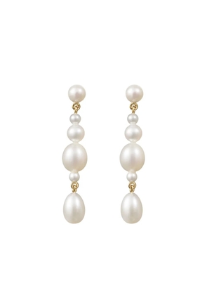 Sophie Bille Brahe 14K yellow gold Petite Amis De La Perle freshwater pearl earrings - White