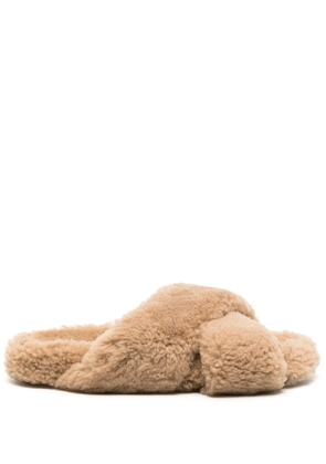 Yves Salomon crossover-strap shearling slippers - Neutrals