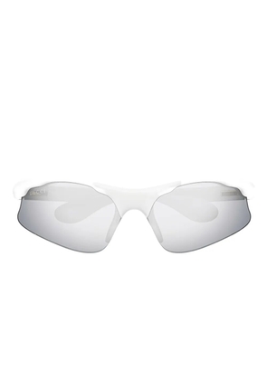 Gucci Eyewear Geometric sunglasses - 002 white