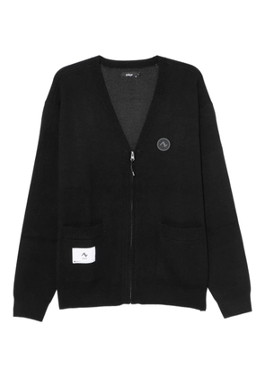 izzue logo-patched cardigan - Black