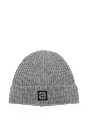 Stone Island ribbed logo-patch beanie - Grey