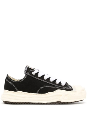 Maison MIHARA YASUHIRO lace-up low-top sneakers - Black