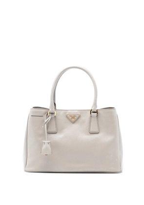 Prada Pre-Owned 2000-2025 Medium Saffiano Lux Galleria satchel - Grey
