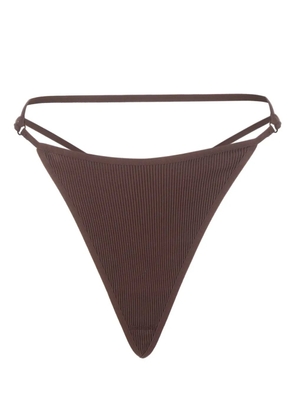 ANDREĀDAMO strap-detailing ribbed thongs - Brown