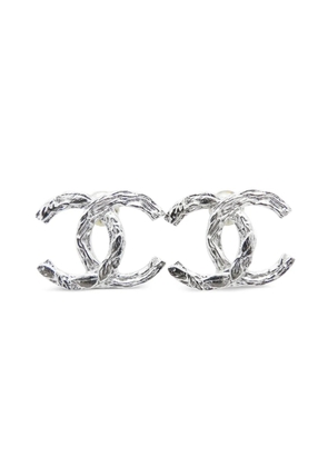 CHANEL Pre-Owned 2025 Silver Plated CC Push Back Earrings costume earrings
