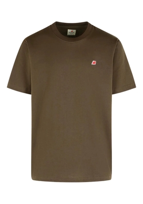 New Balance logo-patch crew-neck T-shirt - Brown