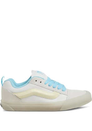 Vans Knu Skool glow low-top snaekers - White