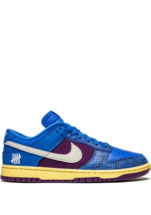 Nike x Undefeated Dunk Low SP 'Undefeated Dunk vs. AF1' sneakers - Blue
