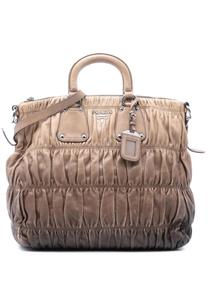 Prada Pre-Owned 2000-2025 Nappa Gaufre Ombre satchel - Brown