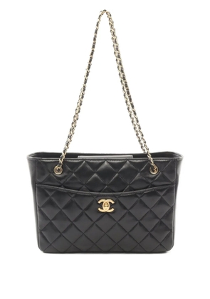 CHANEL Pre-Owned 2021 small diamond-quilted shoulder bag - Black