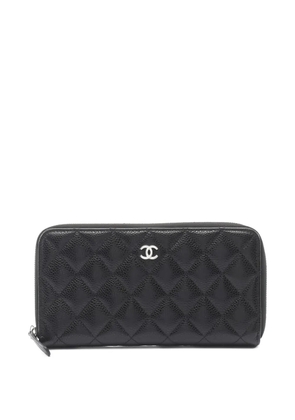 CHANEL Pre-Owned 2021 diamond-quilting zip wallet - Black