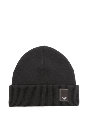Emporio Armani logo-plaque ribbed beanie - Grey