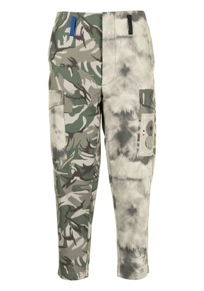 Ports V camouflage tie-dye tapered trousers - Green