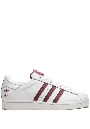 adidas Superstar 'Quiet Crimson' sneakers - White