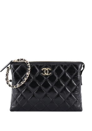 CHANEL Pre-Owned Chain Wristlet Shiny Crumpled Calfskin clutch bag - Black