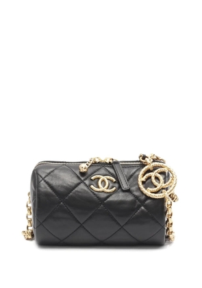 CHANEL Pre-Owned 2021 diamond-quilted mini bag - Black