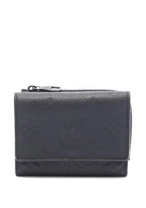 Louis Vuitton Pre-Owned 2021 Pilot zipped tri-fold wallet - Black