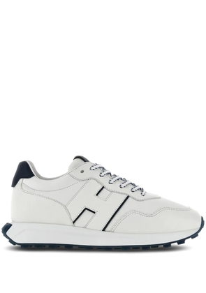 Hogan logo-patch lace-up sneakers - White