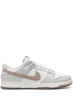 Nike Dunk Low Retro SE 'Phantom Khaki' sneakers - White