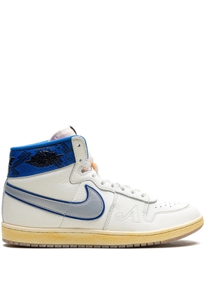 Jordan x Awake NY Jordan Air Ship 'Game Royal' sneakers - White