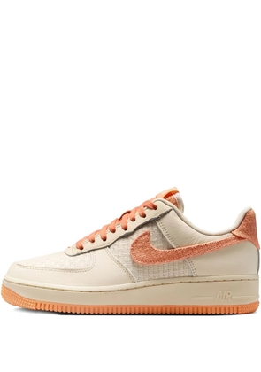 Nike textured swoosh trainers - Neutrals