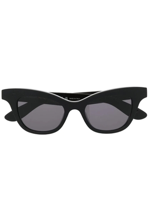 Alexander McQueen Eyewear tinted cat-eye sunglasses - Black