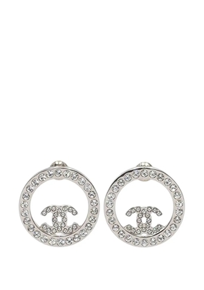 CHANEL Pre-Owned 2022 Silver Plated CC Rhinestones Round Push Back Earrings costume earrings