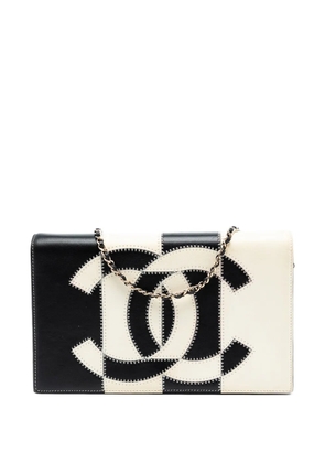 CHANEL Pre-Owned 2016-2017 CC Lambskin Embroidered Clutch With Chain crossbody bag - Black