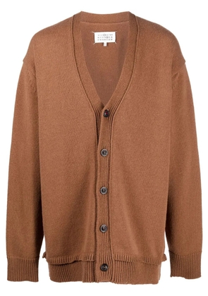 Maison Margiela elbow-patch V-neck cardigan - Brown