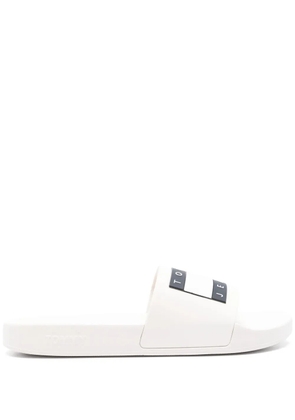 Tommy Jeans logo-embossed slides - White