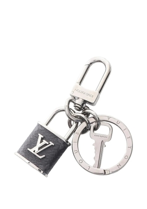 Louis Vuitton Pre-Owned monogram-pattern bag charm - Silver