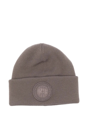 Canada Goose ribbed logo-patch beanie - Grey